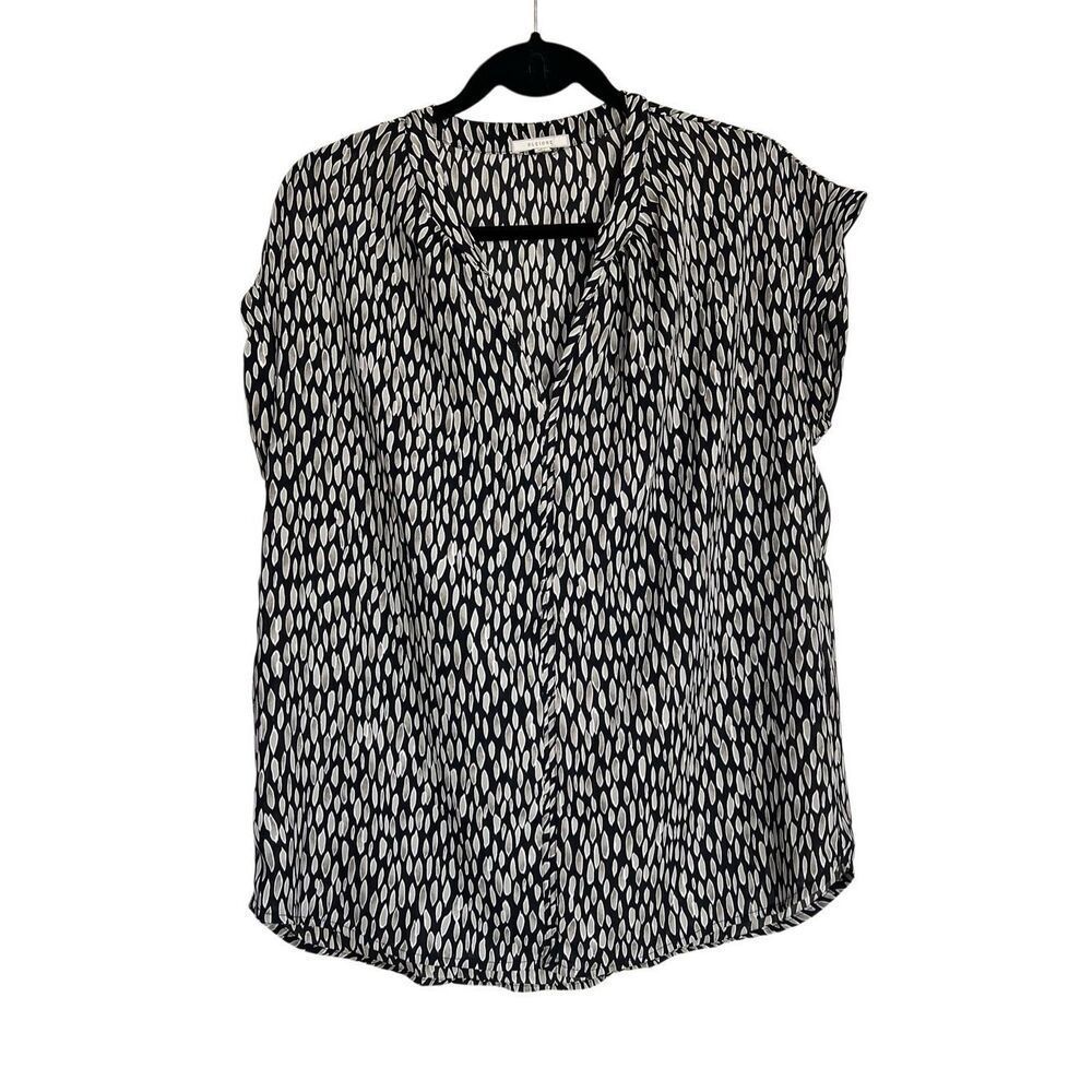 Pleione by Anthropologie Top Womens Medium Black Gray Geometric Short Sleeve